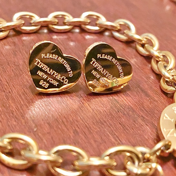 New Gold-Plated Stainless Steel Necklace Bracelet Earrings Set with Heart Design - Picture 8 of 16